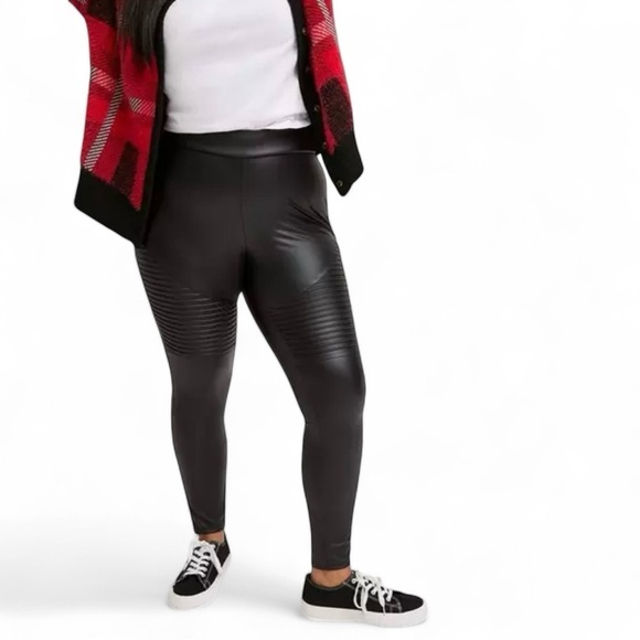 NWT Torrid Black Faux Leather Moto Style Leggings Women's 2X - Picture 1 of 7